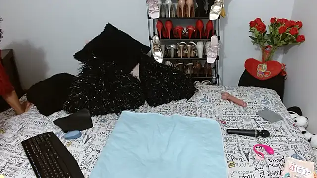 Snapshot of Lunasquirt1985 chatting on February 11, 2026, 11:59 am Lunasquirt1985 online show from February 11, 2026, 11:59 am