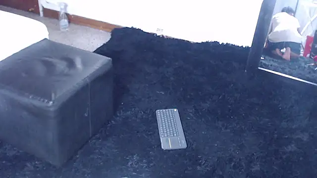 Liiamthompson online show from February 25, 2025, 8:19 pm