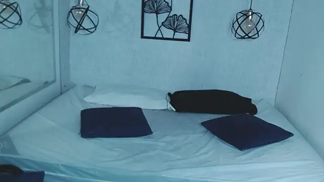 Liiamthompson online show from March 6, 2025, 7:14 am