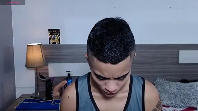 Liiamthompson online show from November 23, 2025, 9:31 am