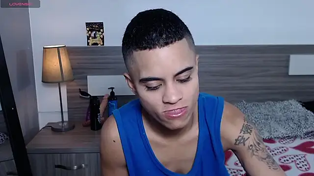 Liiamthompson online show from November 23, 2025, 10:53 pm