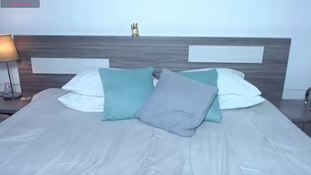 Liiamthompson online show from February 14, 2026, 11:34 pm