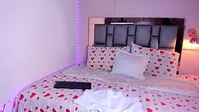 SofiArias online show from September 11, 2025, 2:17 pm