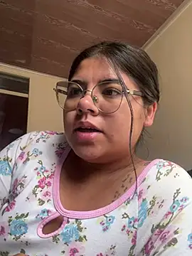 viccky vick online show from February 3, 2025, 2:34 pm