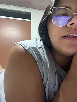 viccky vick online show from February 12, 2025, 1:19 am