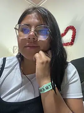 viccky vick online show from March 10, 2025, 1:01 am