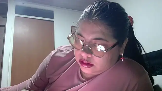 viccky vick online show from March 4, 2026, 3:45 am