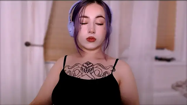 purplewitch online show from October 18, 2025, 3:02 pm