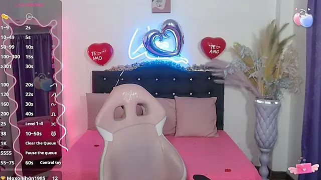 palmerfox tay online show from March 17, 2025, 6:18 am