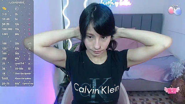 palmerfox tay online show from March 21, 2025, 7:35 pm