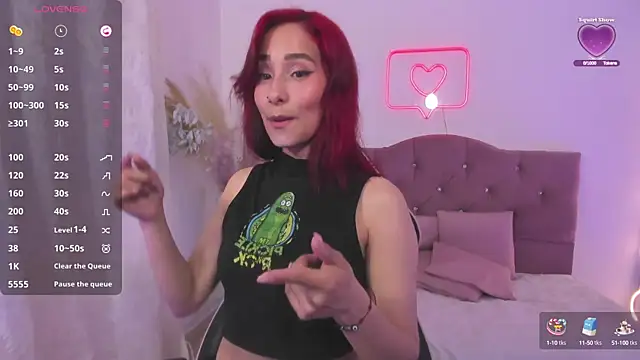 palmerfox tay online show from September 28, 2025, 3:23 am