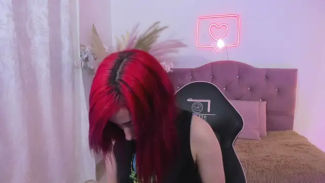 palmerfox tay online show from October 8, 2025, 3:15 am