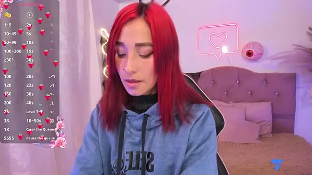 palmerfox tay online show from October 18, 2025, 3:31 am