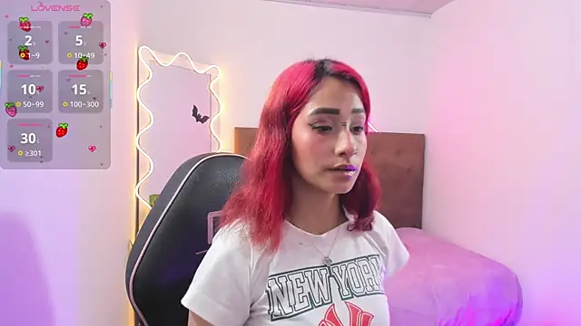 palmerfox tay online show from November 7, 2025, 3:28 am