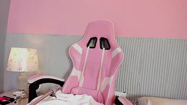 yeikafoxy online show from October 5, 2025, 6:34 am