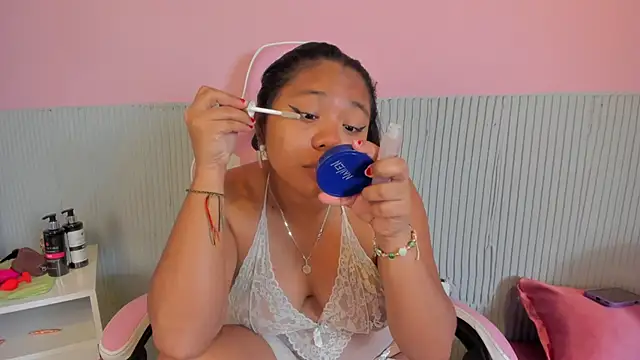 yeikafoxy online show from March 25, 2026, 11:27 am