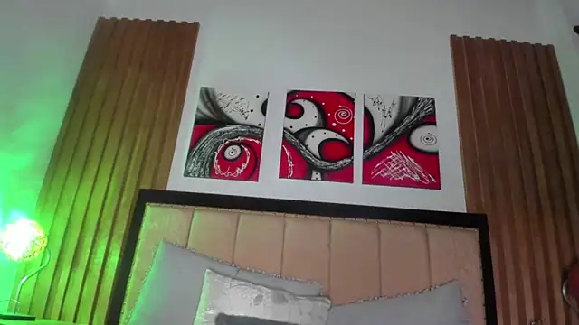 Elinnabella online show from February 4, 2025, 6:14 am