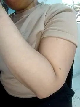 alexandraluv online show from September 27, 2025, 3:28 pm