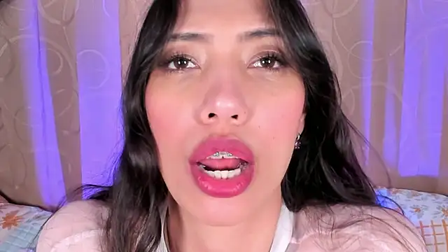 Miss veronicaa2 online show from June 25, 2026, 1:26 pm