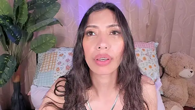 Miss veronicaa2 online show from July 6, 2026, 1:19 pm