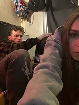 cruz815 online show from February 14, 2025, 3:54 am