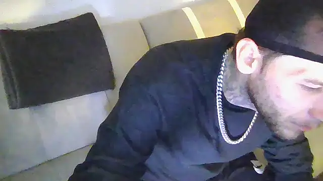 cruz815 online show from December 5, 2025, 8:49 pm