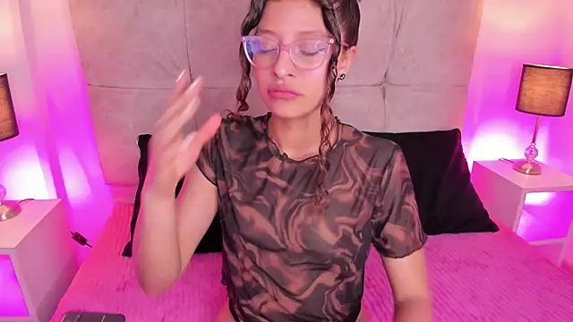 mac-sara online show from February 22, 2025, 8:09 pm