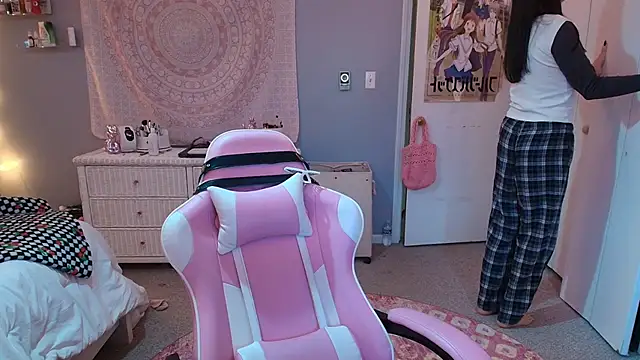 princesselysia online show from November 8, 2025, 6:07 pm