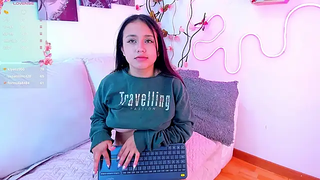 sophie moonnn online show from March 5, 2025, 9:26 pm