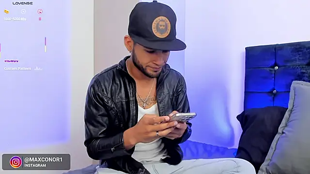 Max Conor1 online show from October 24, 2025, 1:51 pm