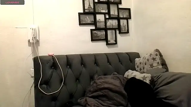 MirandaLatinaLovely online show from December 22, 2025, 3:31 pm