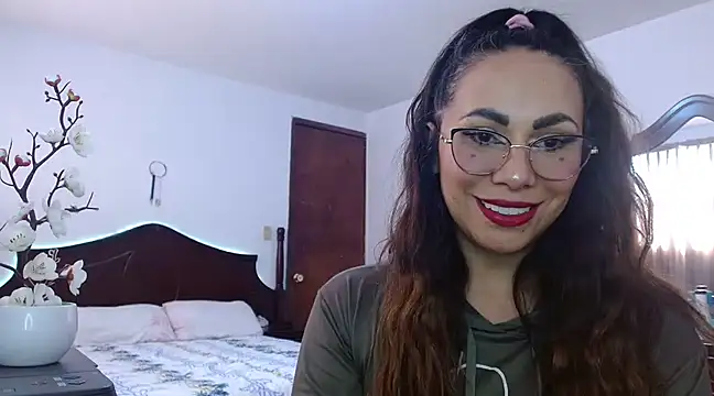 AloLovely  online show from February 11, 2025, 9:25 pm