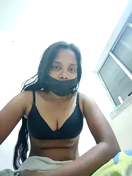 Snapshot of Olivia0879 chatting on February 19, 2025, 10:12 am Olivia0879 online show from February 19, 2025, 10:12 am