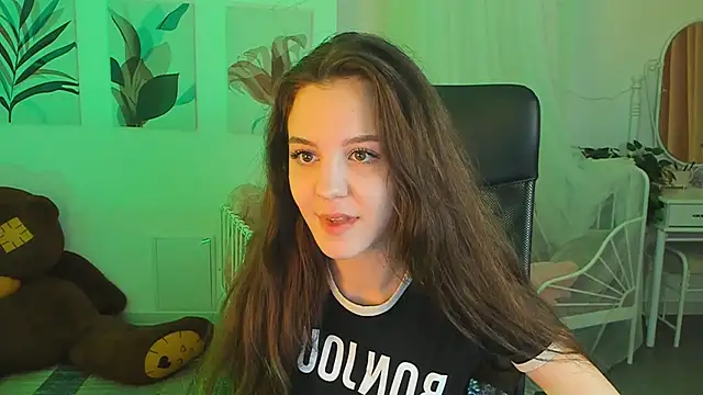 MilaStoyne online show from February 21, 2025, 9:13 am