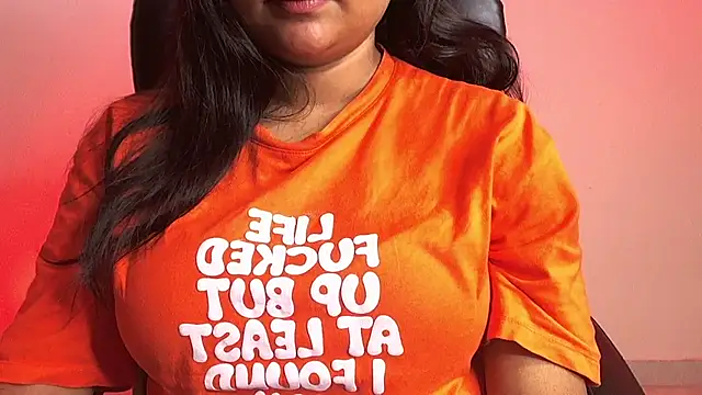 Snapshot of Kannu- chatting on October 4, 2025, 5:05 am Kannu- online show from October 4, 2025, 5:05 am