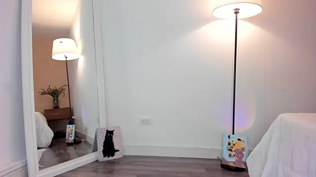 AlannaRussell  online show from March 20, 2025, 11:12 pm