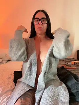 goddess-harper online show from May 6, 2026, 11:48 am