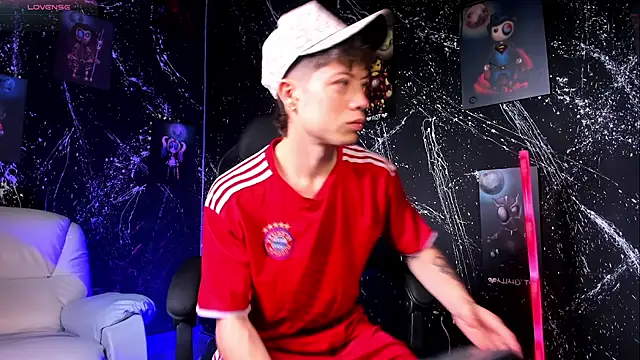 marcuscollins1  online show from February 28, 2025, 1:47 pm