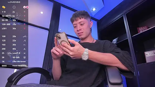 marcuscollins1  online show from October 13, 2025, 3:12 pm