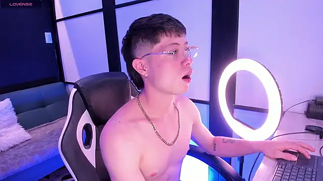 marcuscollins1  online show from October 16, 2025, 3:46 pm