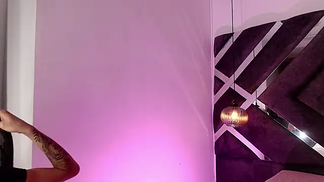 sara lopee1 online show from October 16, 2025, 11:55 am