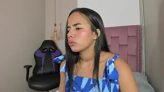 Roxy Stonee online show from February 24, 2026, 3:21 pm