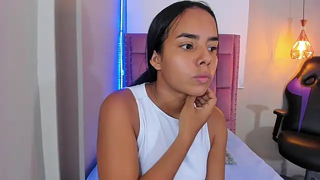 Roxy Stonee online show from February 27, 2026, 7:25 pm