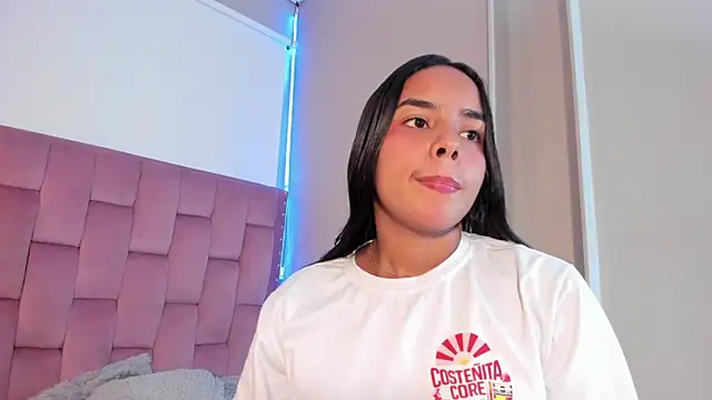 Roxy Stonee online show from March 19, 2026, 7:29 pm