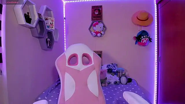 chloe rockss  online show from February 25, 2025, 5:58 pm