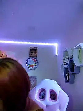 chloe rockss  online show from March 18, 2025, 9:10 pm