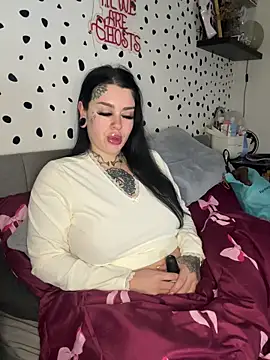 tempzzz12 online show from April 15, 2026, 7:48 am