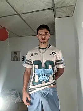 Niick01  online show from November 11, 2025, 7:36 pm