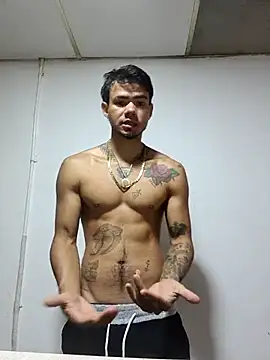 Snapshot of Niick01_ chatting on December 20, 2025, 1:29 pm Niick01 online show from December 20, 2025, 1:29 pm