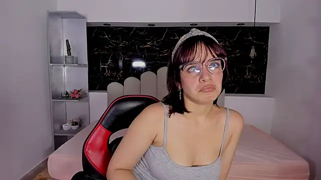 Annyrosee online show from January 31, 2026, 7:45 pm